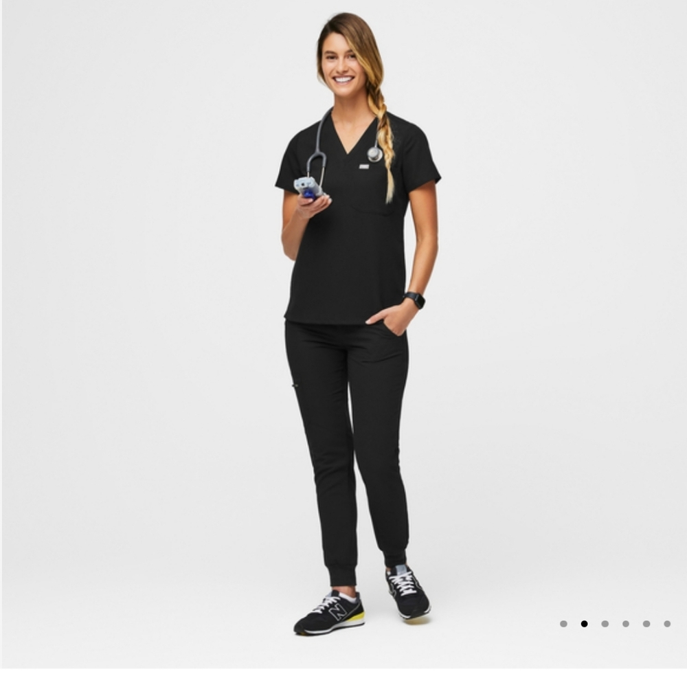 Size XS Figs Black